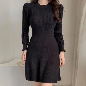 라운드넥 꽈배기 패턴 니트 미니원피스 플레어스커트 SBr4+5gYW