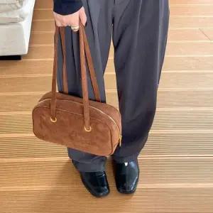 여성 2컬러 부드러운 매트 스웨이드 데일리 숄더백 스웨이드숄더백 여성숄더백