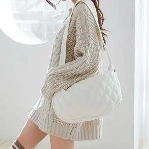 스트랩크로스백 투웨이 퀄팅 소재 숄더 크로스백 데일리 패딩가방