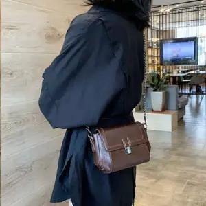 벨트버클 스퀘어 미니 크로스백 토트겸용 데일리 여성 가방