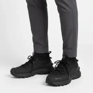 몽클레르 MONCLER 트레일그립 라이트3 남성 스니커즈 4M00270 M8446 999