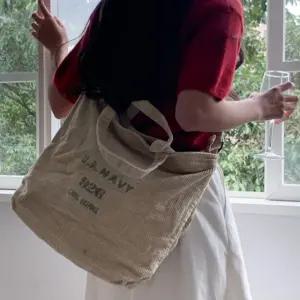 레터링 코듀로이 토드 크로스백 UN-9909