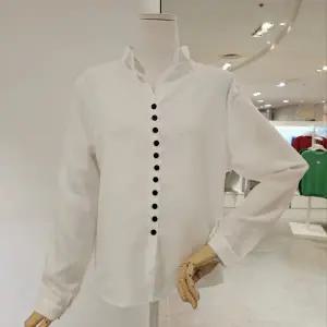 [대구백화점] [미엘로]단추카라브이넥블라우스(MM63BL102)