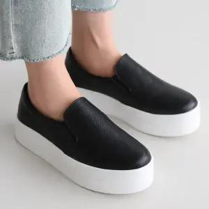 단골언니 여성 베이직 키높이 가죽 통굽 슬립온(2color) 코스모스