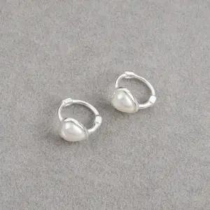 [신상오픈런]하트귀걸이 실버이어링 미니 진주 원터치 (29987578)