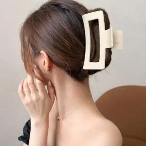 [신상오픈런]사각집게핀 컷아웃 빅사이즈 왕머리핀 무광 (30366758)