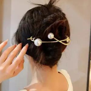 [신상오픈런]진주비녀 꼬임 한복 하객 결혼식 혼주 금색 머리핀 (30366207)