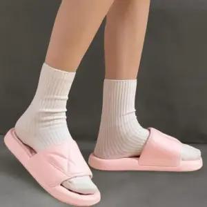 [신상오픈런]여성 사무실 발편안 쿠션 슬리퍼 실내화 (41582897)