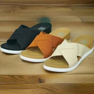 [신상오픈런]여성 독특한 크로스 스티치 웨지힐 가죽 샌들 (32456268)