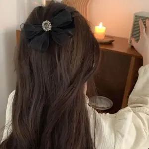 [신상오픈런]리본핀 쉬폰 큐빅 여성스러운 반묶음 벨벳머리핀 (30366202)