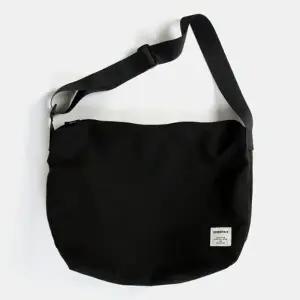 [모로엠] 남녀공용 심플 디자인 숄더 크로스백 DMC-BA-QES7105