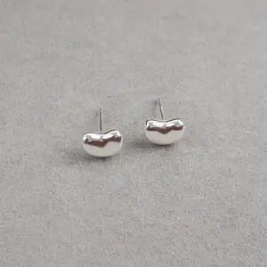 [신상오픈런]미니하트 금색 딱붙 쁘띠 볼귀걸이 실버이어링 (29987584)