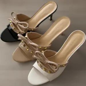 [신상오픈런]여성 리본 장식 메탈 오픈토 샌들 (34325287)