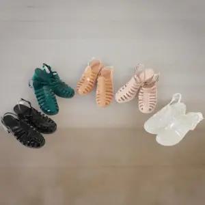 [신상오픈런]여성용 다채로운 젤리 아쿠아 샌들 (34325128)