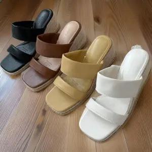 [신상오픈런]여성 무광 더블 스트랩 웨지 샌들 통굽 힐 (32456431)