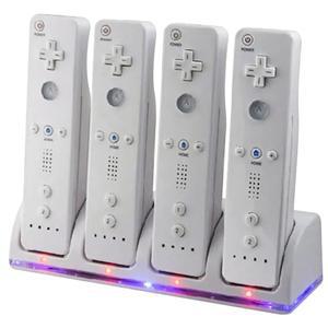 4개의 충전식 배터리 팩과 Wii 및 U 리모컨용 USB 케이블(컨트롤러 포함 제외), 리모컨, 액세서리가 포함된 4 in 1 멀티 포트 충전 스테이션