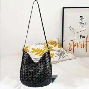 [룽스]숄더백 특별한날코디 캐주얼 데일리 TC2