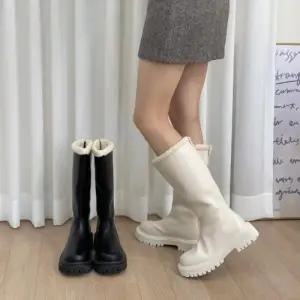 [신상오픈런]버선코 통굽 앵클 따뜻한 털안감 겨울워커 롱부츠 (28753942)