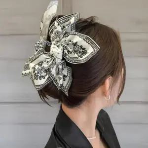 [신상오픈런]여성용 페이즐리 디자인 헤어핀 올림머리 집게핀 (39535515)