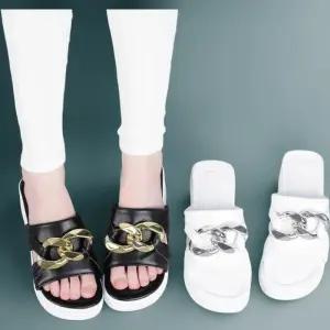 [신상오픈런]여성 메탈 트위스트 장식 오픈토 플랫폼 샌들 (34325344)