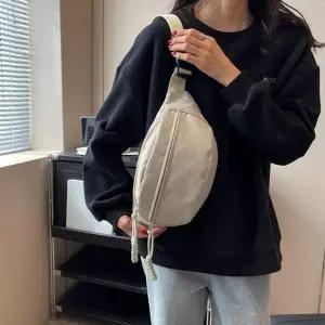 [룽스]핸드폰 가방 가벼운 슬링백 엄마가방 ivory