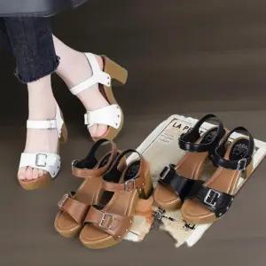 [신상오픈런]여성 가죽 스트랩 버클 장식 개방형 통굽 샌들 (34325340)