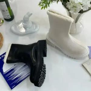 [신상오픈런]버선코 통굽 앵클 따뜻한 겨울워커 털부츠 (28753940)