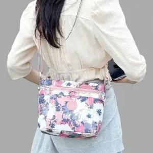 [다잇템] 여성 패턴 조절 색상 사랑스러운 끈 바스락 크로스백