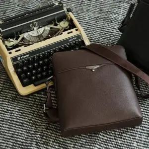 [룽스]크로스백 남녀공용 직장인 비지백