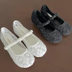 [신상오픈런]여성 꽃 패턴 시스루 메리제인 플랫슈즈 (35829988)