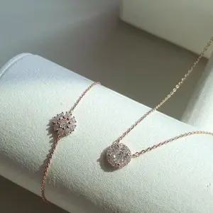 [신상오픈런]눈꽃큐빅 얇은체인 여성스러운 목걸이 팔찌 택1 (29194255)