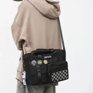 포켓 외출 패션 메신저백 스타일 남녀공용 심플