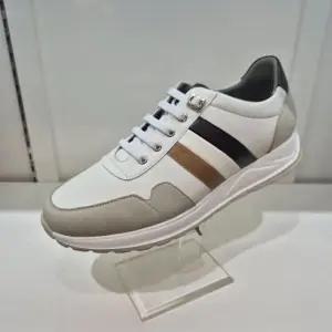 엘칸토 HC11 소가죽 남성 스니커즈 세미케주얼 스니커즈  M3T4U53Q939