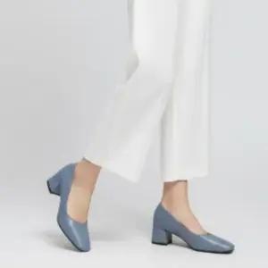 여성 가죽 스퀘어토 대형 미들힐 펌프스