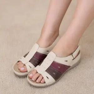 [신상오픈런]여성 여름 중년 데일리 편안한 펀칭 스트랩 샌들 (35836049)