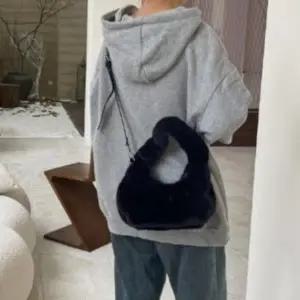 [다잇템] 여성 가을겨울 퍼 밍크 어깨 크로스백