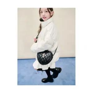 빈폴 키즈 BEANPOLE KIDS 에나멜 퀼팅 크로스백 블랙 (BI61D2G015) BI61D2G015 328588