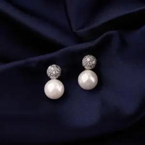 진주한알귀걸이 시후주얼리 실버925 시뮬럿다이아 핵진주 눈사람 귀걸이 SS149E