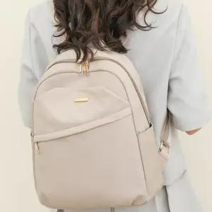 [신상오픈런]직장인백팩 메탈지퍼 출근룩 패브릭 검정가방 (30488577)