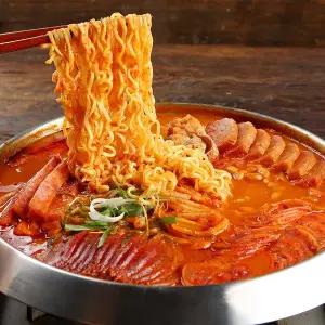 [미자네식당]햄폭탄 부대찌개 700g×2팩 6종 토핑 (햄4종+우삼겹+빈)