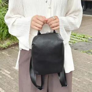 [신상오픈런]여성용 캐주얼 튼튼한 가죽 컬러 미니 백팩 (38293481)