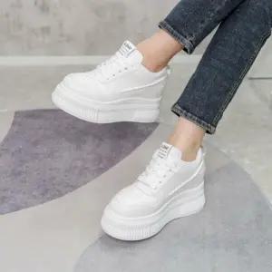 여자 봄신상 트렌디 통굽 플랫폼 데일리 운동화