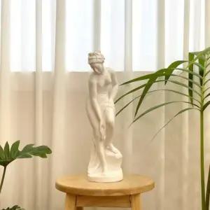 [텐바이텐]카페 감성 오브제 조각상 목욕하는 여인 석고상