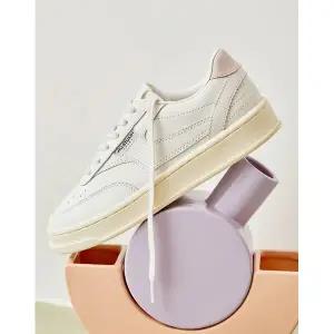 [아웃도어스/질스튜어트스포츠]남여공용 핑크 컬러배색 가죽 스니커즈 JESO2F573P