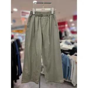[소이]주)소이 세이브존01 신학기 봄 간절기 카키 원턱 와이드 밴딩바지 25S0206 (S30019004)