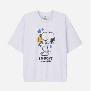 [롯데백화점]클라이드앤 여성 4컬러 사랑스러운 스누피 반팔 티셔츠 (FPBTS770F)