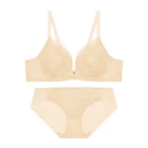트라이엄프 레이스 소프트 와이어 커버업 크림 브라 팬티 세트