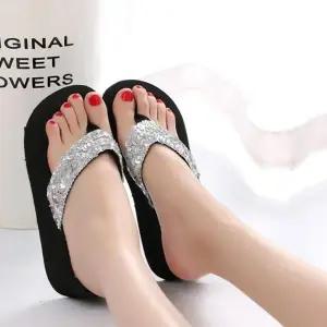 핏플랍쪼리 여자 스팽글 통굽 쪼리 웨지 비치 슈즈 슬리퍼