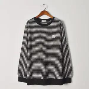 스트라이프 하트패치 루즈핏 맨투맨티