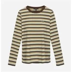 매장정품 THURSDAY ISLAND 써스데이 아일랜드 써스데이아일랜드 멀티 스트라이프 자수 티셔츠 T256MTS142W